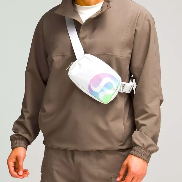 NWT LULULEMON 1L EVERYWHERE BELT BAG SILVER DROP w VAPOR PURPLE BLUE GREEN LOGO - Picture 6 of 6